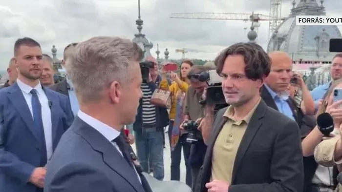 Havasi Bertalannal szólalkozott össze Magyar Péter a kabinetiroda bejárásán