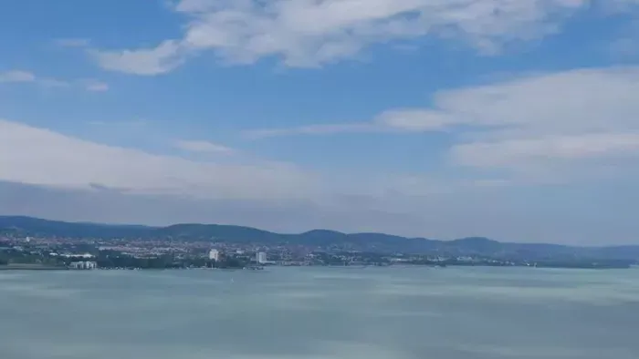 Folytatódik a hirtelen jött melegedés - már itt is van a balatoni nyár?