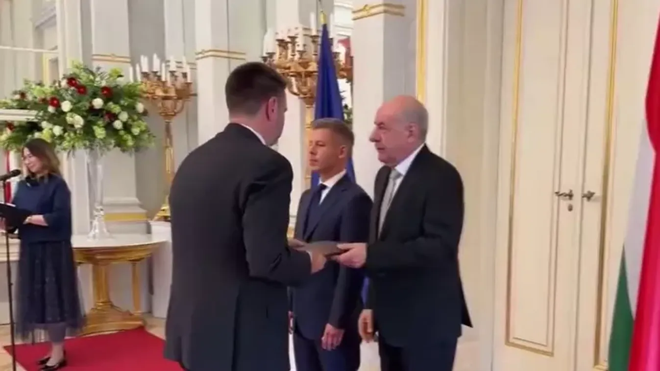 Szimpátiatüntetést szerveznek a közjogi méltóságok mellett
