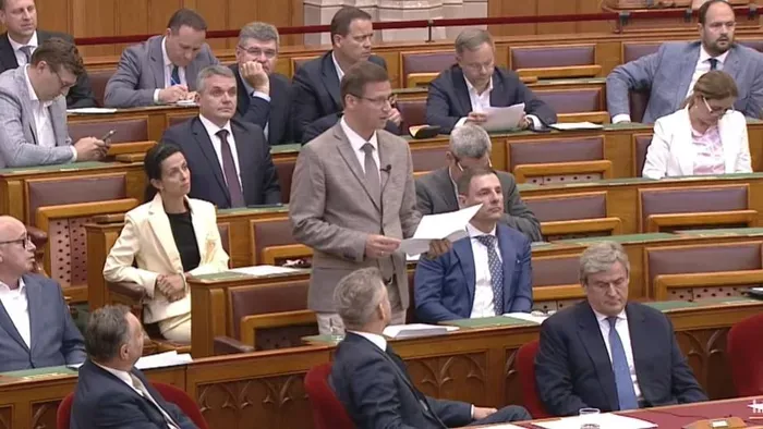 Heves vita alakult ki a parlamentben kedden Gulyás Gergely és Magyar Péter között