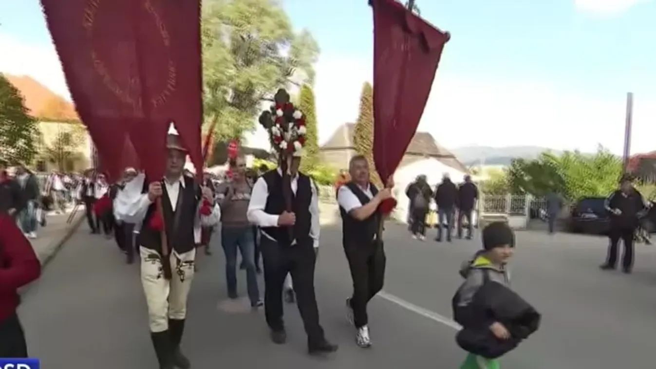 Számos egyházi és népszokás kapcsolódik pünkösd ünnepéhez