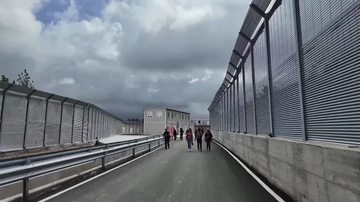 Olaszország 2030-ig teljes kapacitással működteti albániai központjait