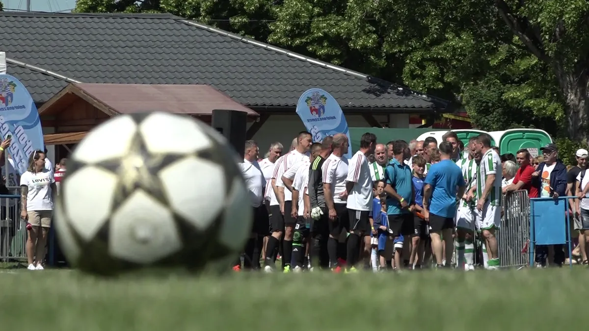 Újraéledtek a nagy rangadók: legendák fociztak a Balatonnál
