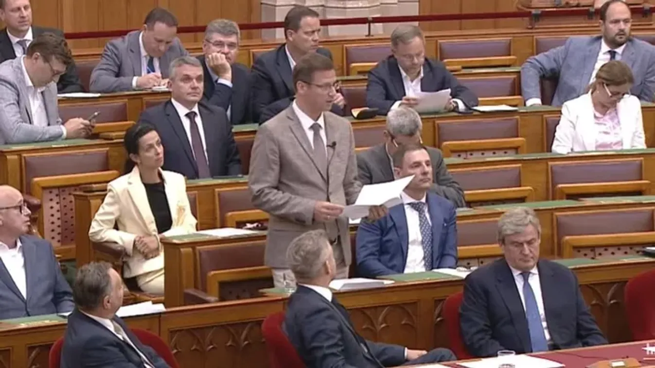 Heves vita alakult ki a parlamentben kedden Gulyás Gergely és Magyar Péter között