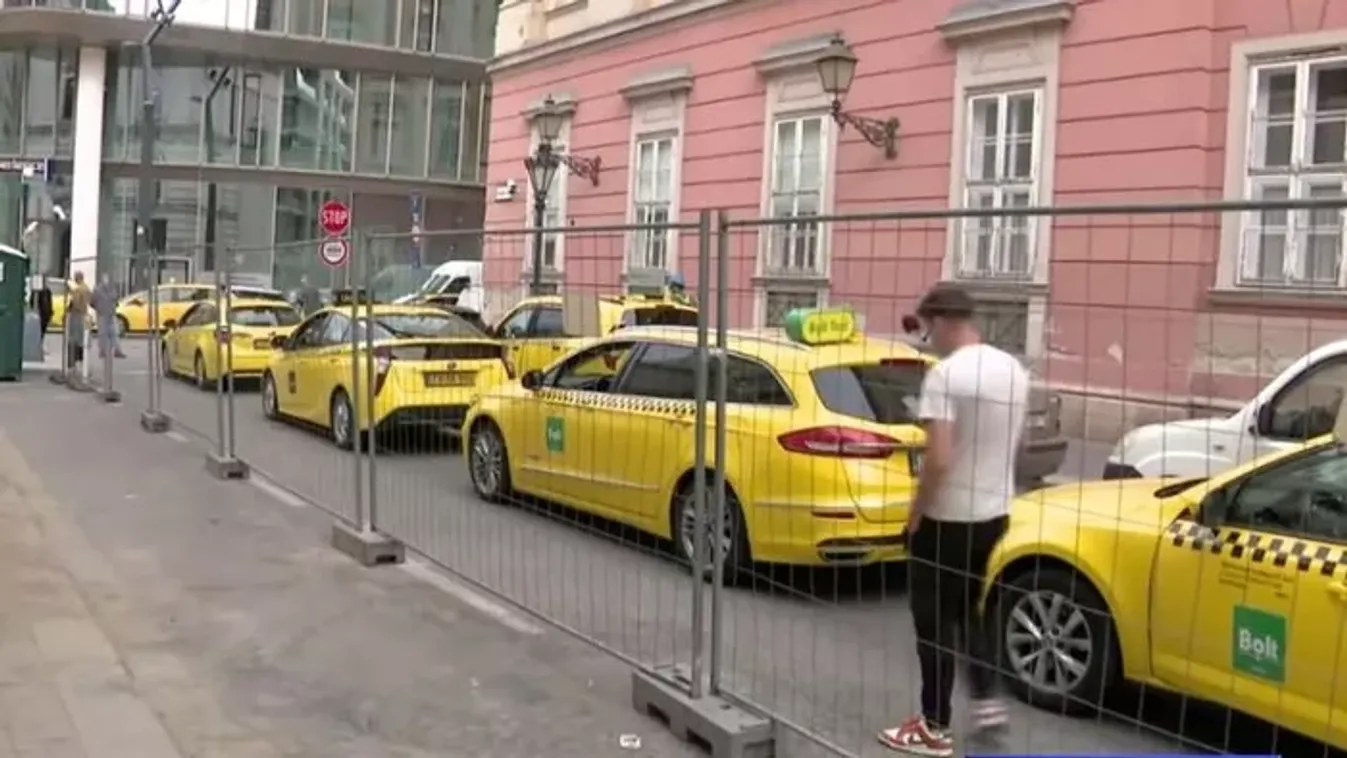 Az új díjszabás miatt konfliktus alakult ki a fővárosban a BKK és a taxisok között