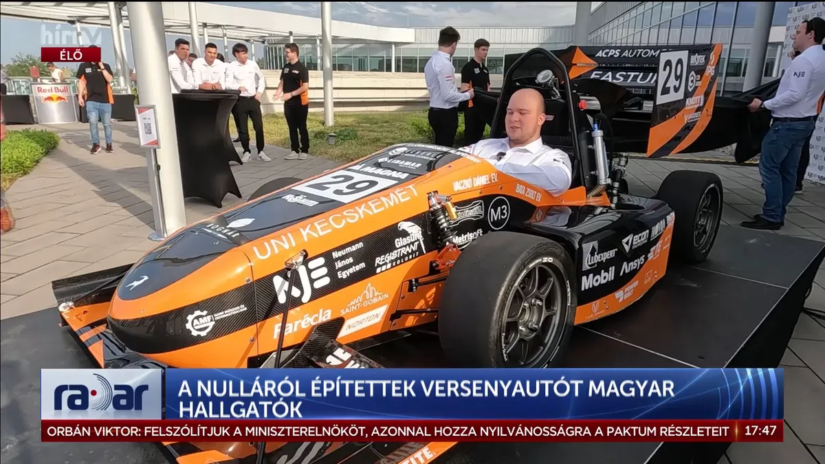 Egyedülálló versenyautót építettek a kecskeméti mérnökhallgatók