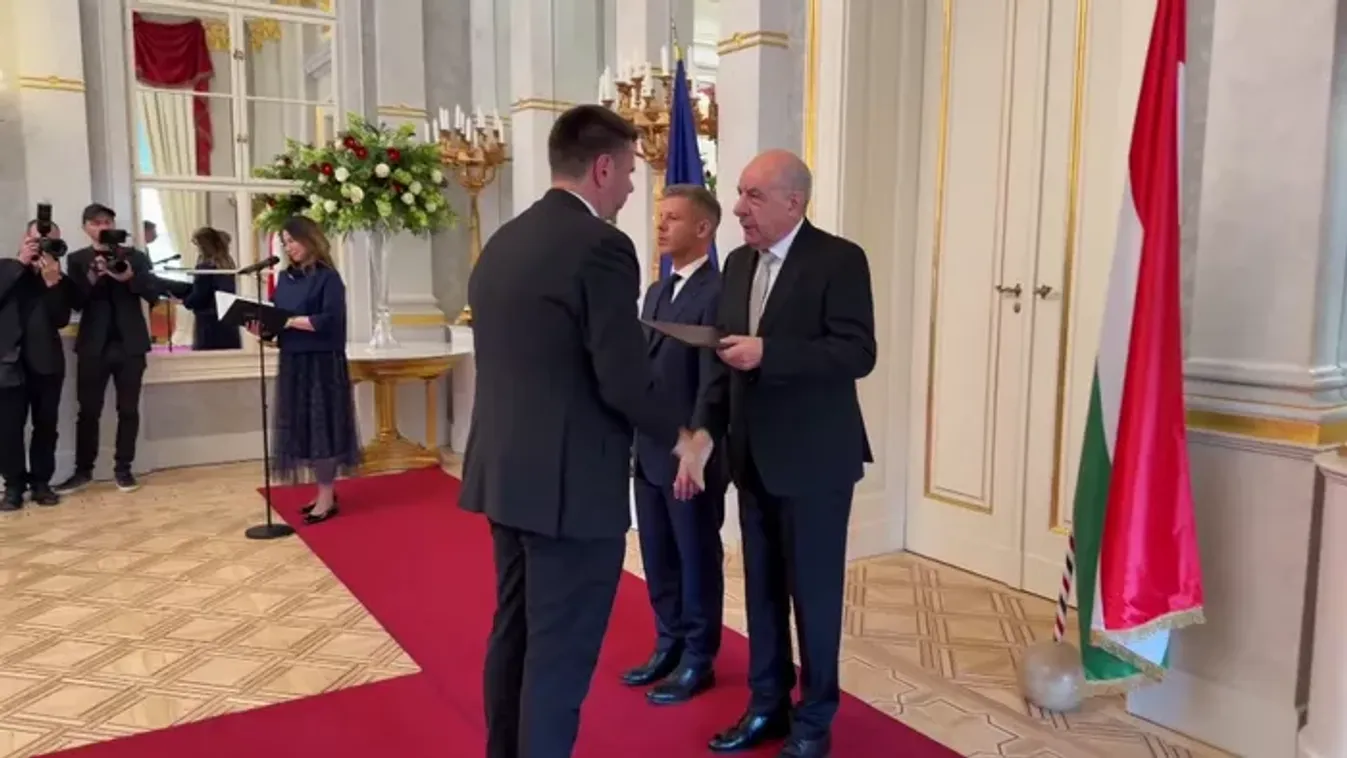Politikai vihart kavart a miniszterek viselkedése a Sándor-palotában