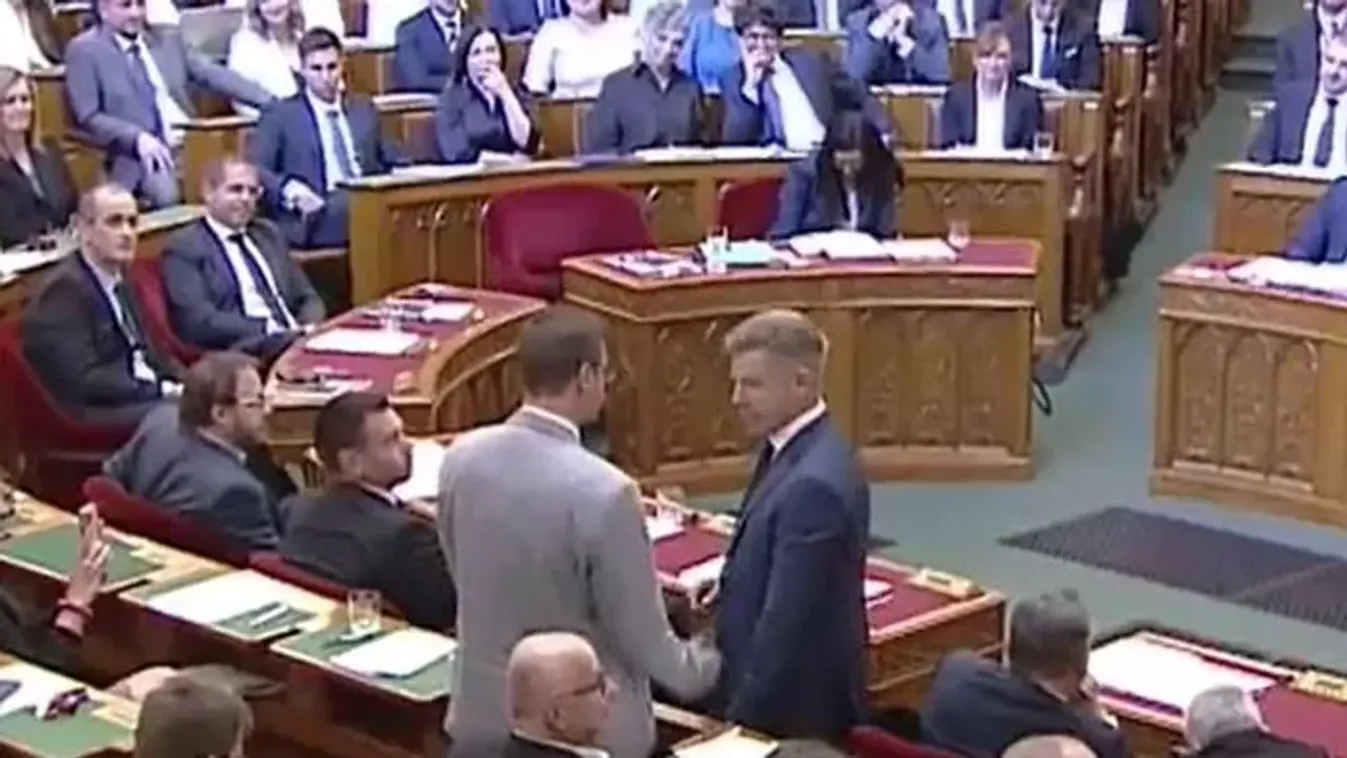 Kósa Lajos szerint ilyen volt Magyar Péter viselkedése
