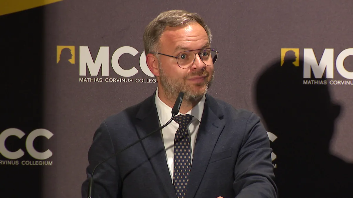 Átvették diplomájukat a Mathias Corvinus Collegium diákjai