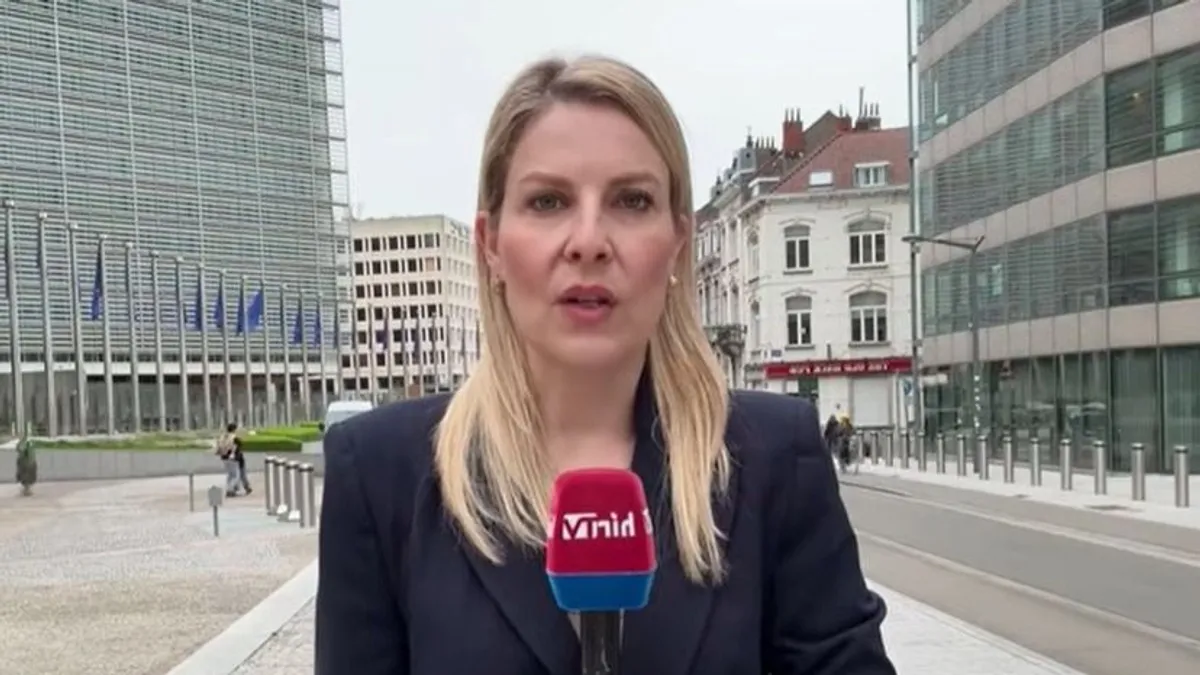 Brüsszel szigorítaná a kitoloncolásokat és egyidejűleg lazít