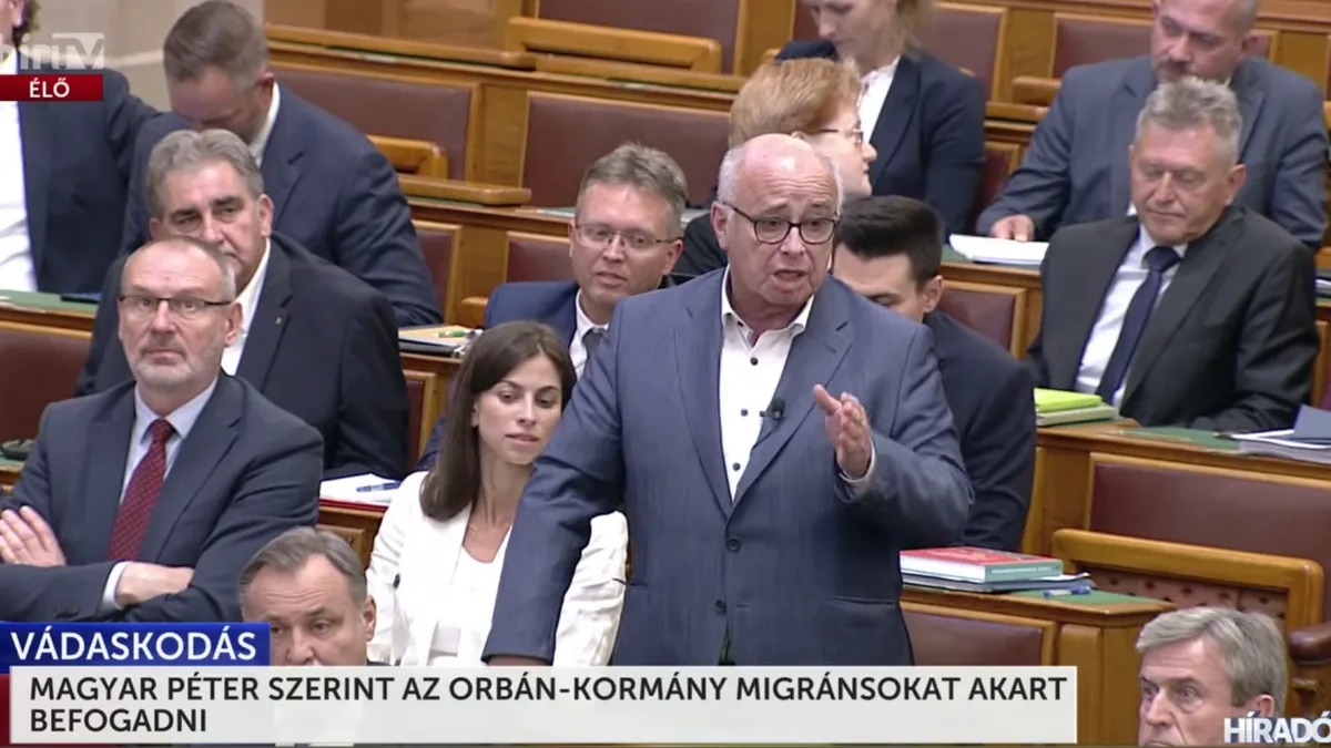 Óriási balhé a Parlamentben: Ezzel a kitalált migránstáborral támad a miniszterelnök