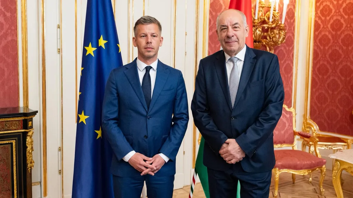 Magyar Péter sajtótájékoztatója a Sándor-palotánál – élő
