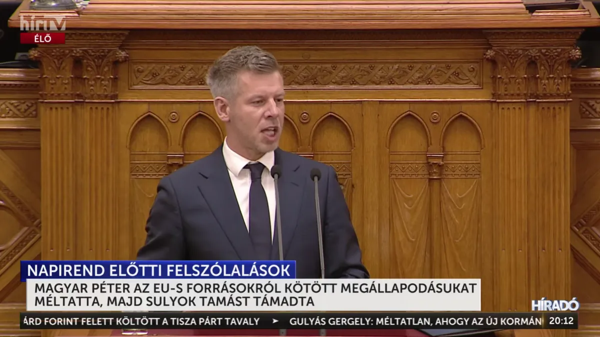 Magyar Péter a parlamentben tagadta, hogy elfogadták a migrációs paktumot