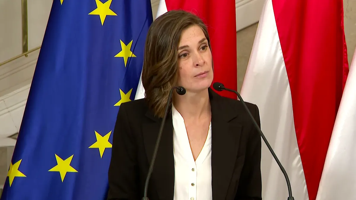 Félmilliárd forinttal többe kerül négy év alatt az új kormányzati tájékoztatás
