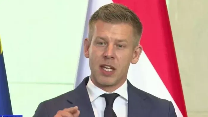 Magyar Péter még külföldön is Sulyok Tamásról beszél