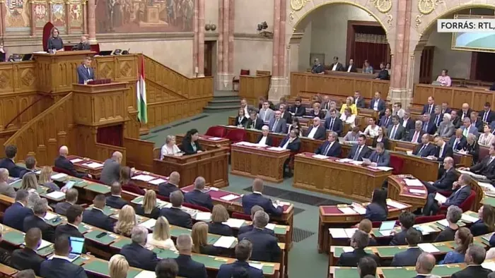 Magyar Péter állításával ellentétben nem visznek haza jelentősen kevesebb fizetést a politikusok ezután sem