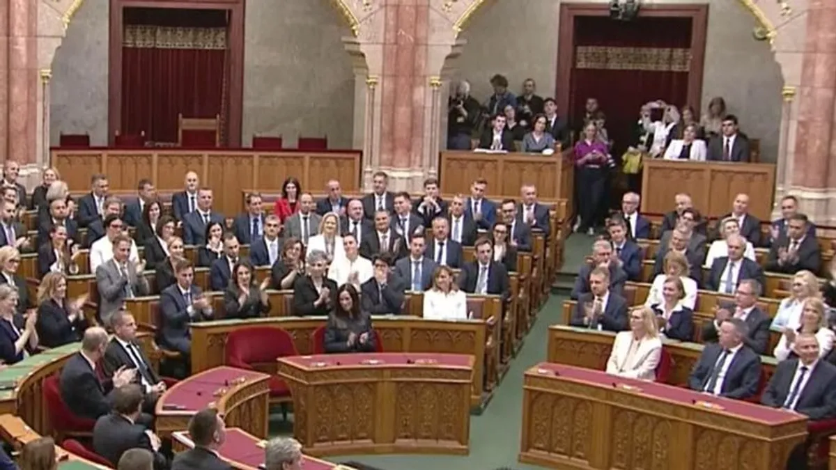 Napirend előtti felszólalások a Parlamentben – élő közvetíté