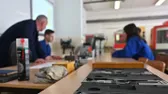 Állatmenhelyen segítettek a diákok