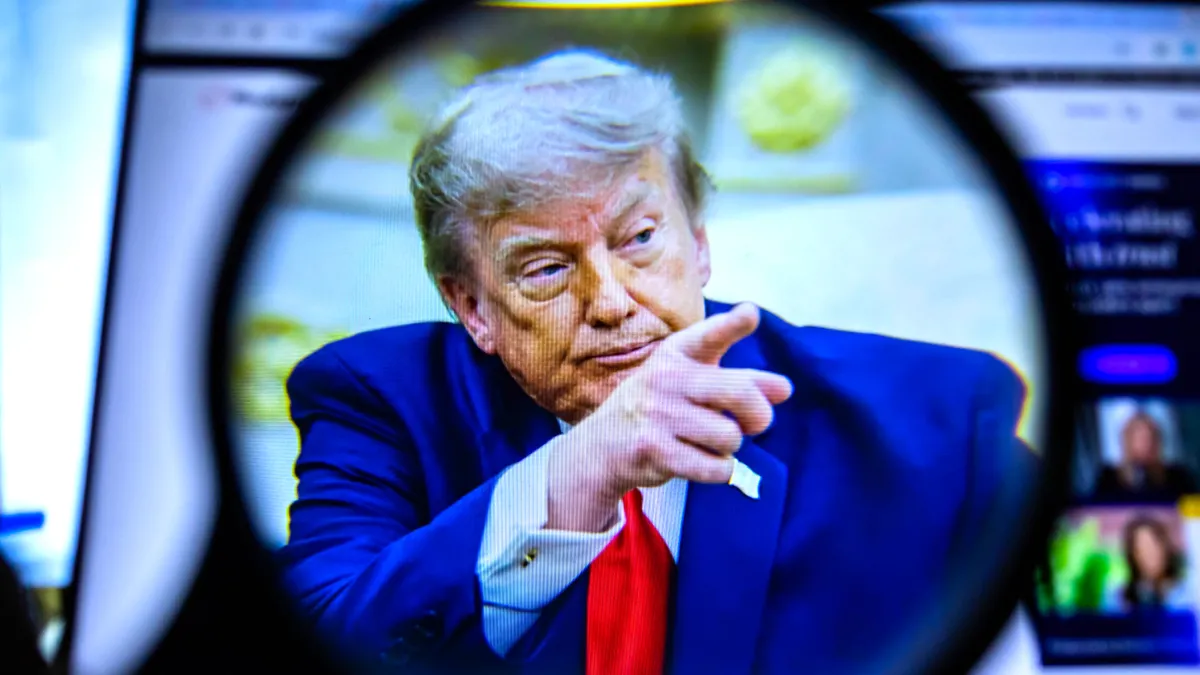 Alapjaiban írná át a Trump-adminisztráció, hogy a kormányok mit tehetnek az online térben
