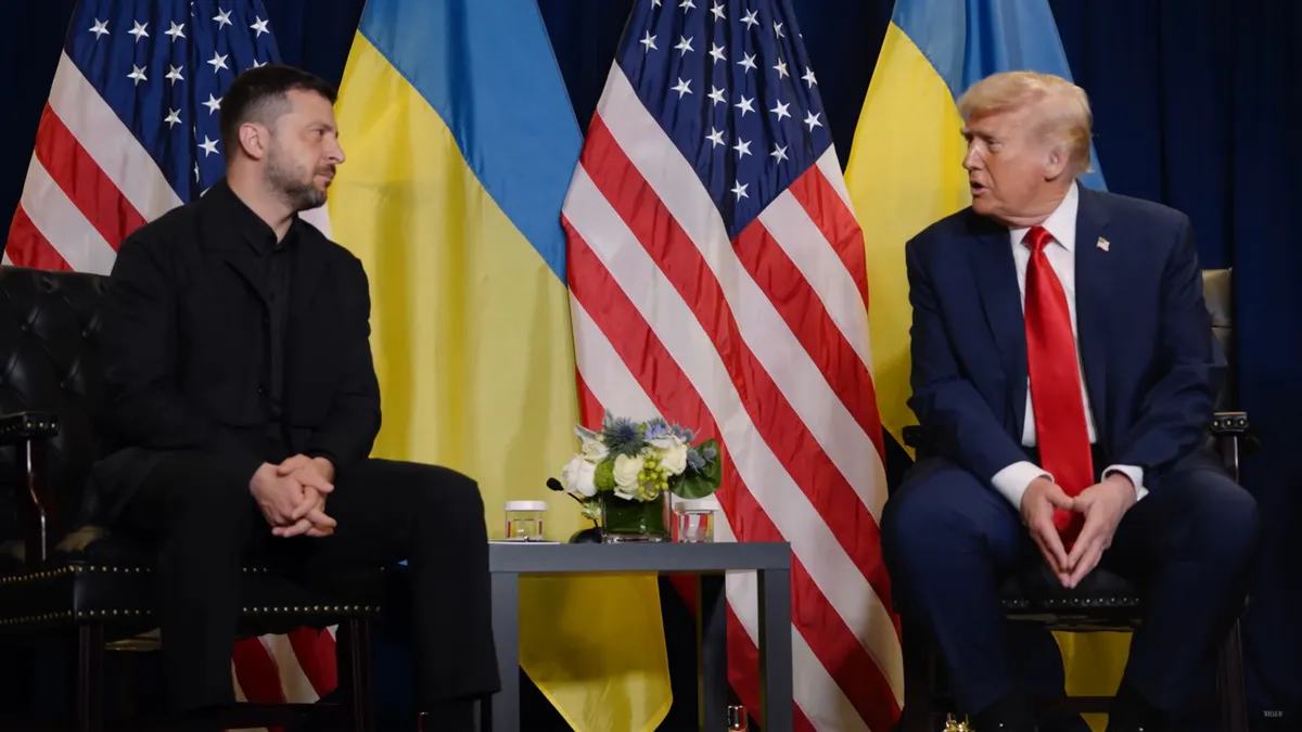 Diplomáciai egyeztetések folynak, de a fronton és szankciók terén is tovább éleződik a háború