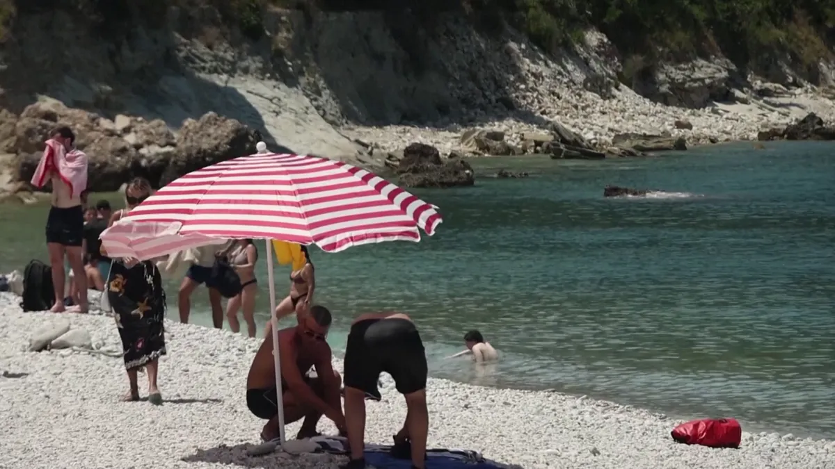 Fel nem robbant lőszerek között épülhet Albánia új luxusparadicsoma