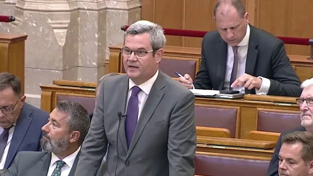 Belefojtotta a kormánypárt a szót Takács Péterbe