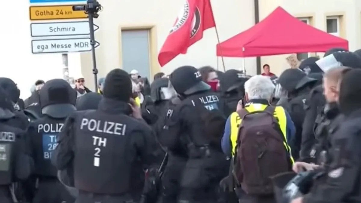 Ezrek tüntettek a németországi Erfurtban a jobboldali Alternatíva Németországért (AfD) kétnapos pártgyűlése ellen