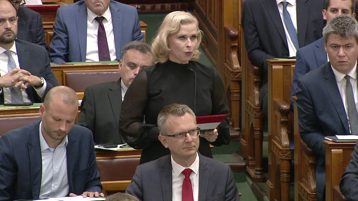 Kiállt Semjén Zsolt mellett Juhász Hajnalka