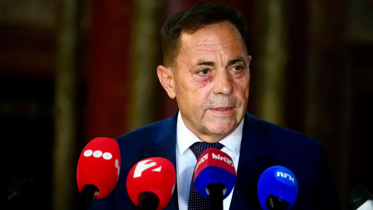 Elvették a szót a kormányfőtől