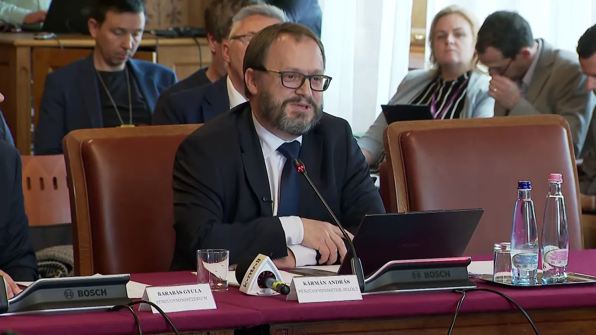 300 milliárdot venne el a kormány a minisztériumoktól