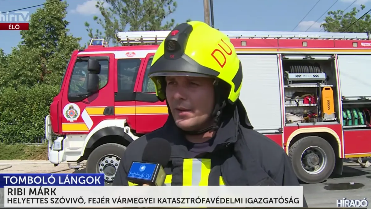 Hatalmas tűz pusztít Székesfehérvár határában, több ház leégett