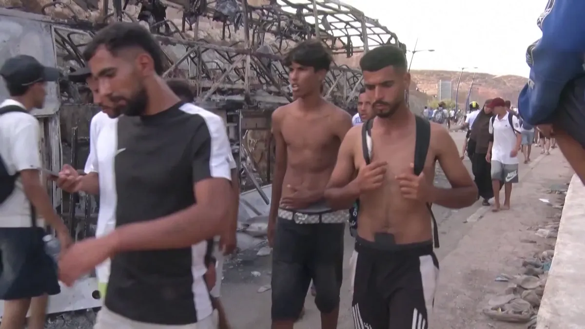 1100 fiatalkorú migráns miatt kér segítséget Ceuta