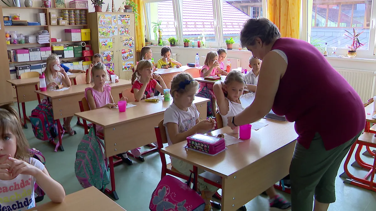 Tanárbérek és sztrájk: Rétvári szerint a Tisza-kormány csak ígérget