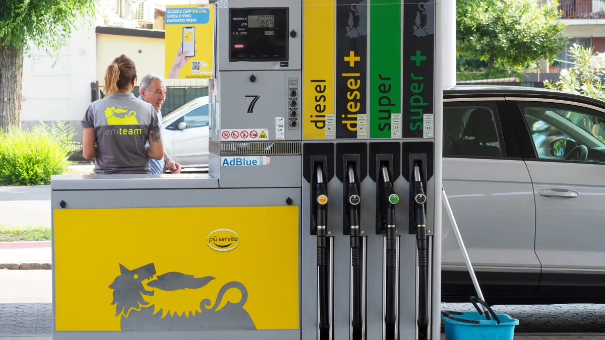 Olaszországban ősszel akár három euróba is kerülhet egy liter üzemanyag