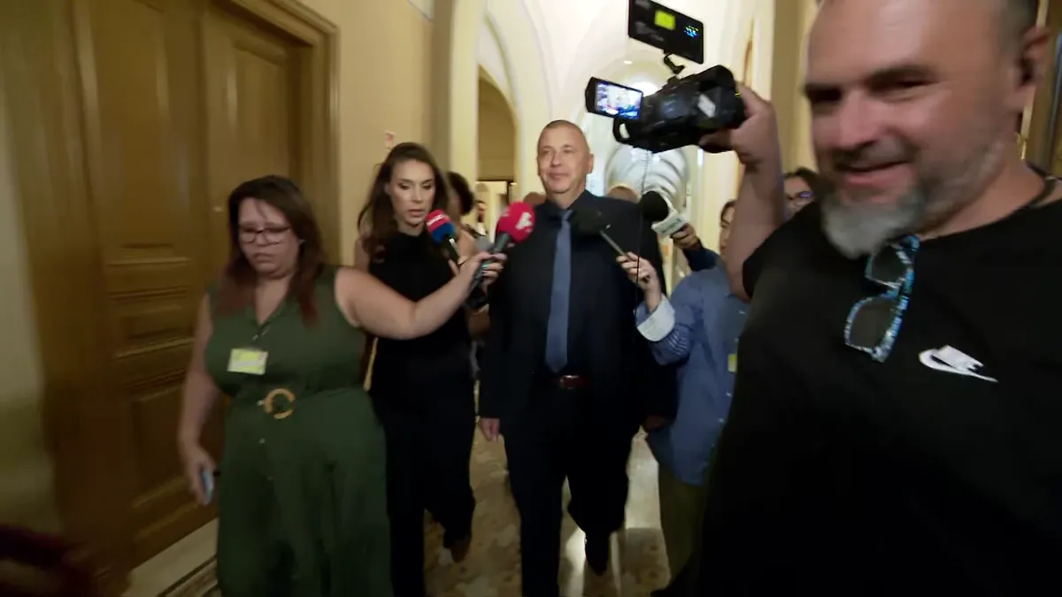 Megfigyelhették a HVG forrásait? Ruszin-Szendi nem válaszolt a kínos kérdésre