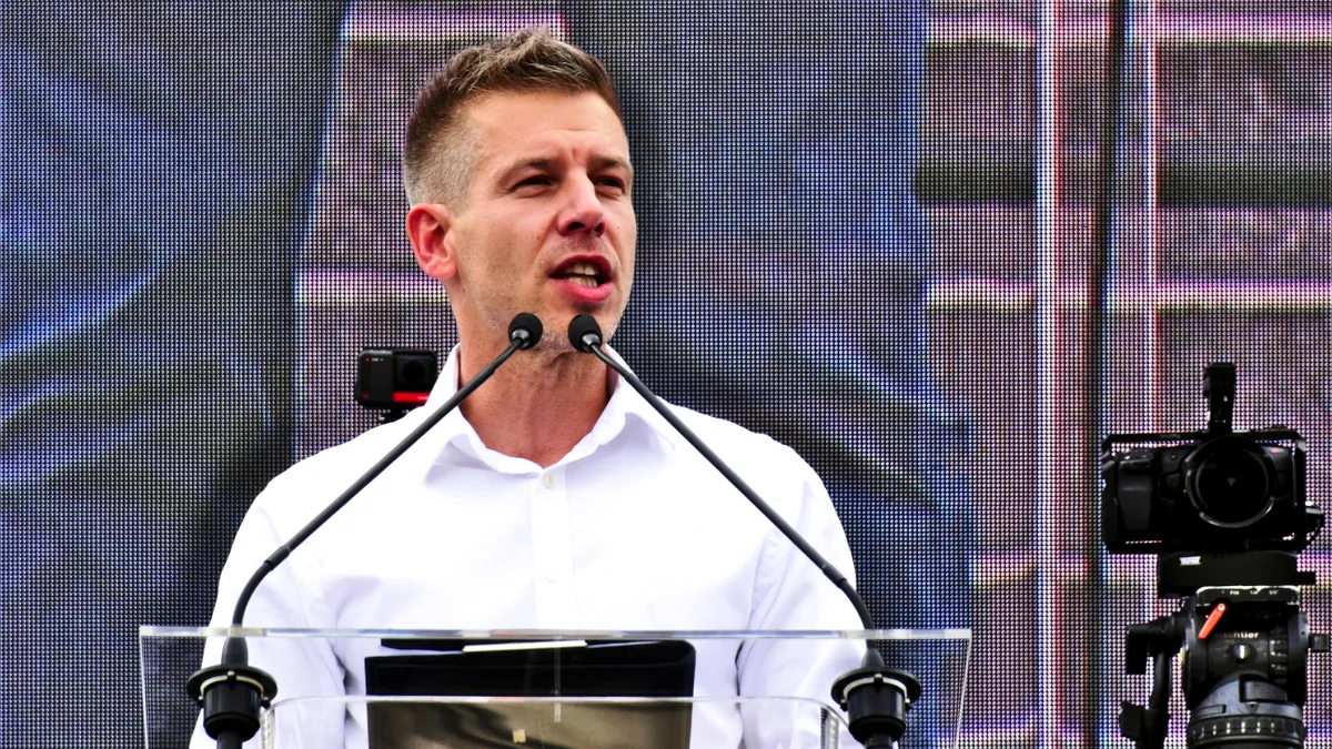 Magyar Péter szerint a családi pótlék megemelésének mértéke a jövő évi költségvetés állapotától függ