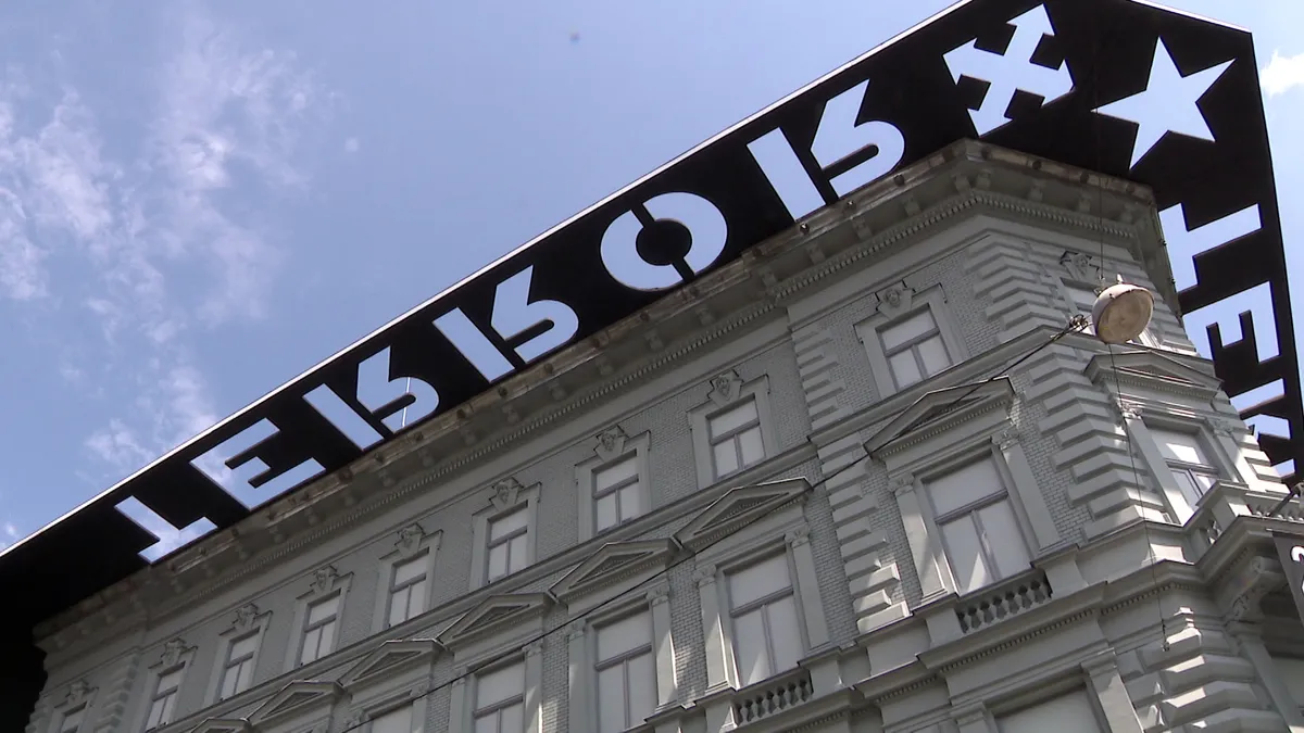Azonnali hatállyal leváltották Schmidt Máriát a Terror Háza éléről, a múzeum is bezár