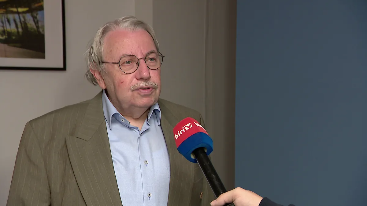 Sorra zárnak be a kisebb benzinkutak, a kormány nem tárgyal a demonstrálókkal