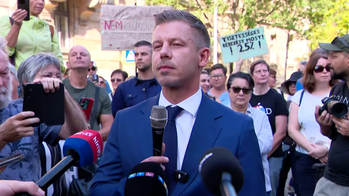 Kifütyülték Magyar Pétert a szociális ágazatban dolgozók tüntetésén