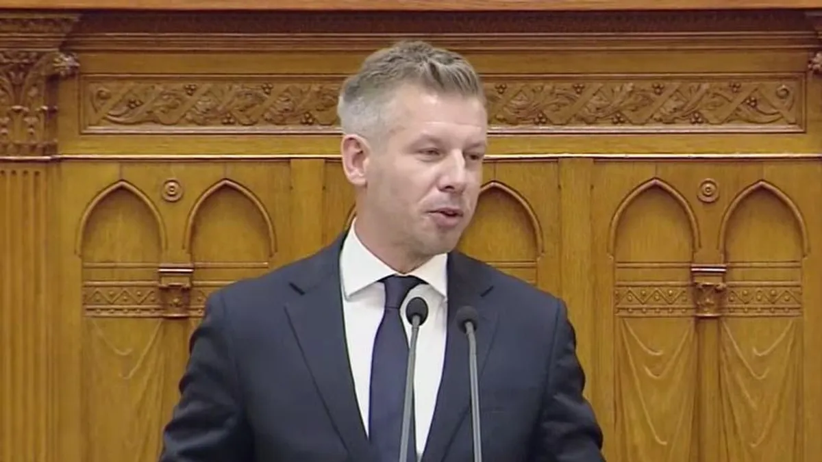 Feljelentést tesz Magyar Péter, amiért búvárok keresték sötétben az általa Dunába dobott telefont