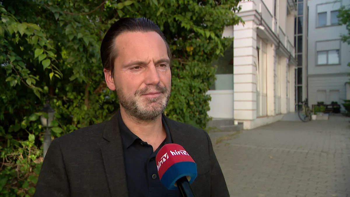 „Eltorzult fejjel, fröcsögve beszél” – Havasi Bertalan keményen bírálta Magyar Pétert