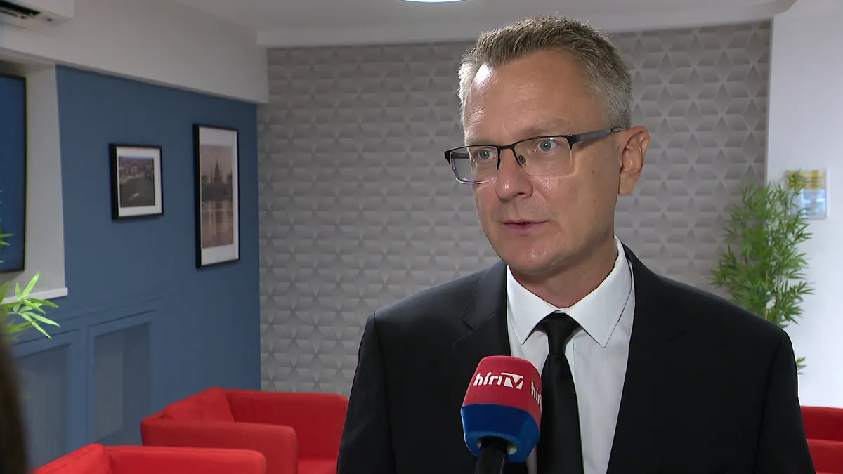 Rétvári Bence lemondásra szólította fel Lannert Juditot