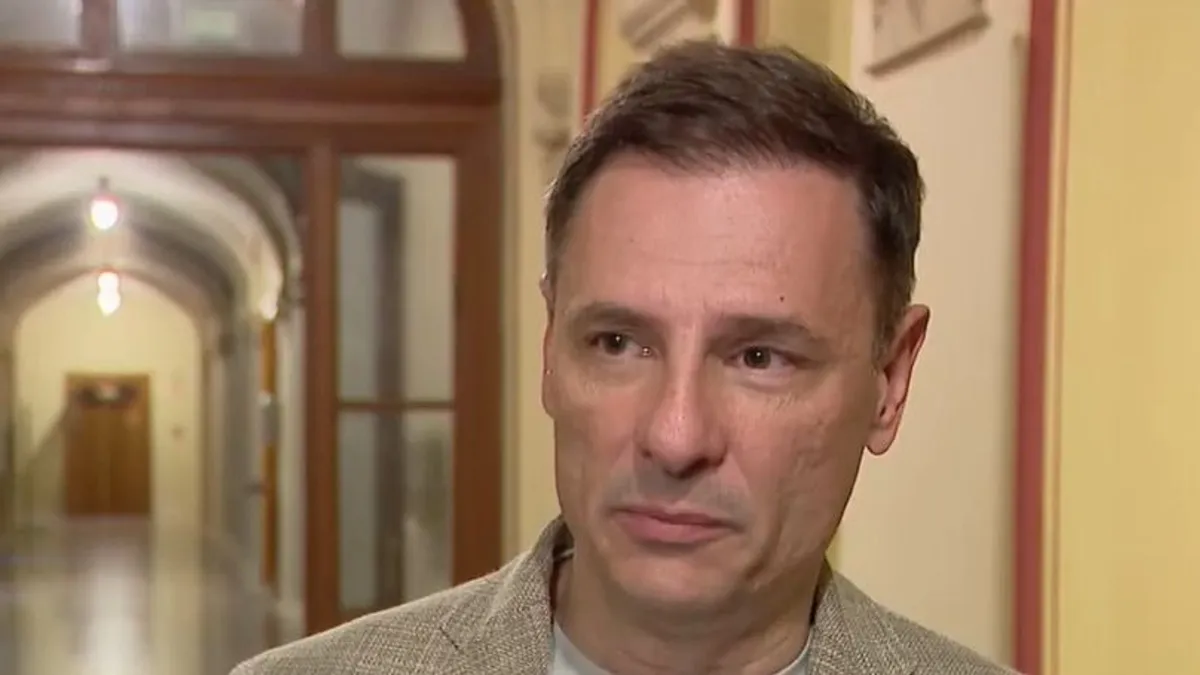 Tuzson Bence: Egy koncepciós per részeként tartóztatták le Hankó Balázst és volt államtitkárát