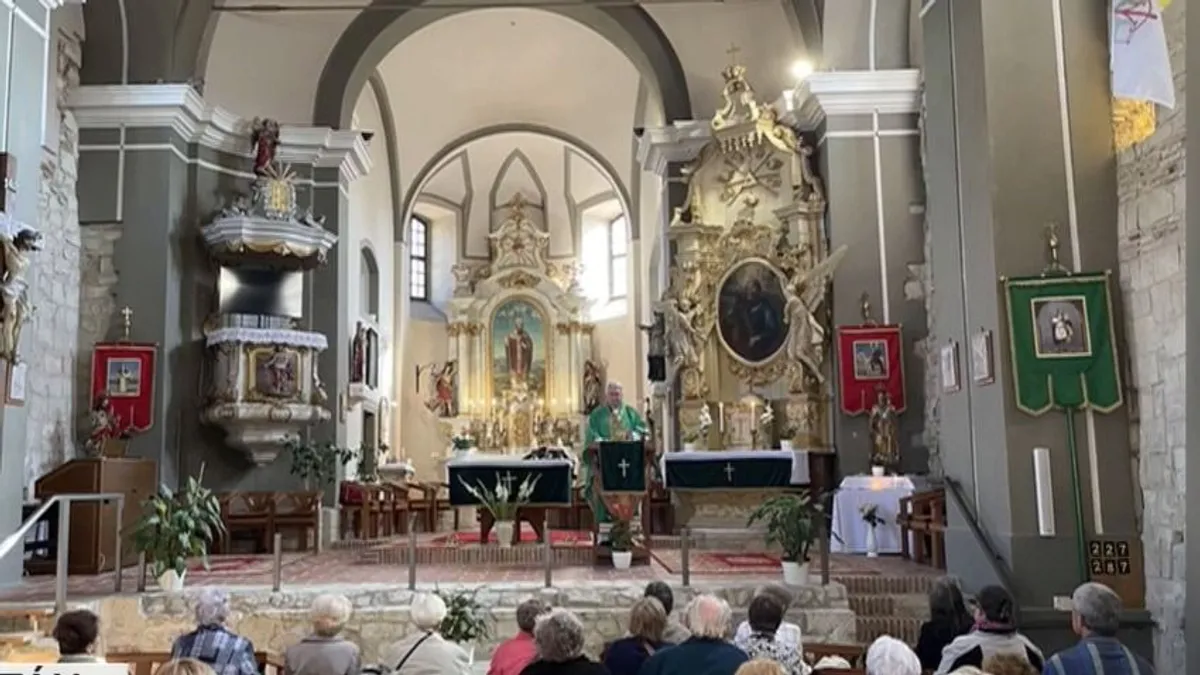 Egy katolikus papot bírált Magyar Péter, mert elmondta véleményét a Tisza Pártról és szavazóiról